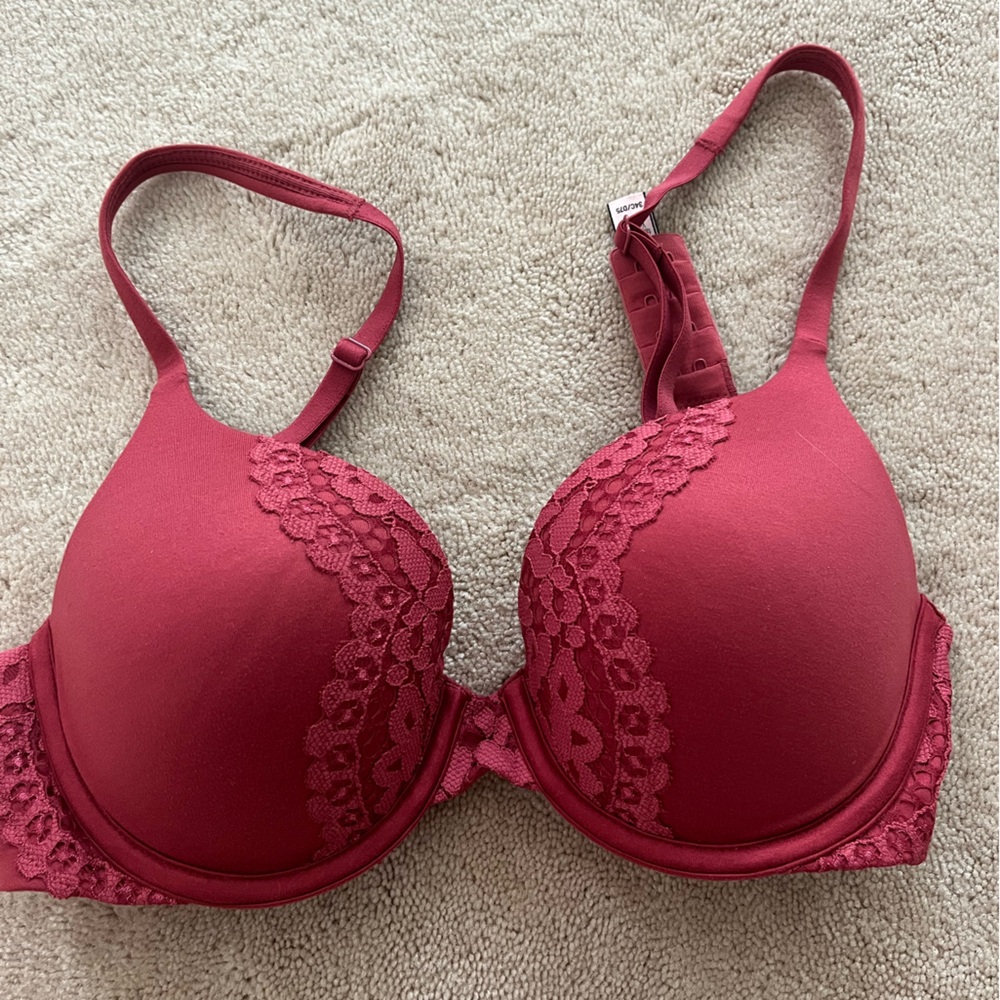 Victoria’s Secret bombshell bra